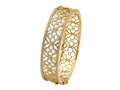 18kt yellow gold Quatrefoil bracelet with 1.73 cts diamonds. Available in white, yellow, or rose gold.
